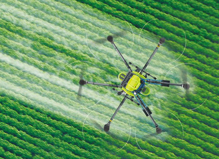 噴灑農藥的無人機{華科爾GA18農業植保無人機}